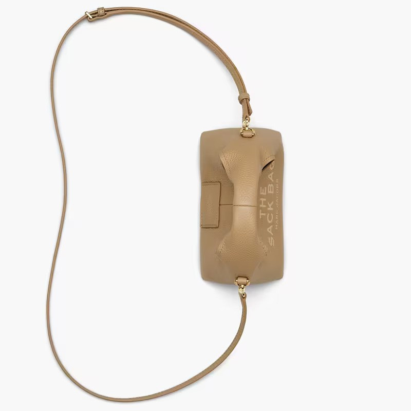 Мікро-сумка крос-боді Marc Jacobs The Sack Bag у кольорі Camel