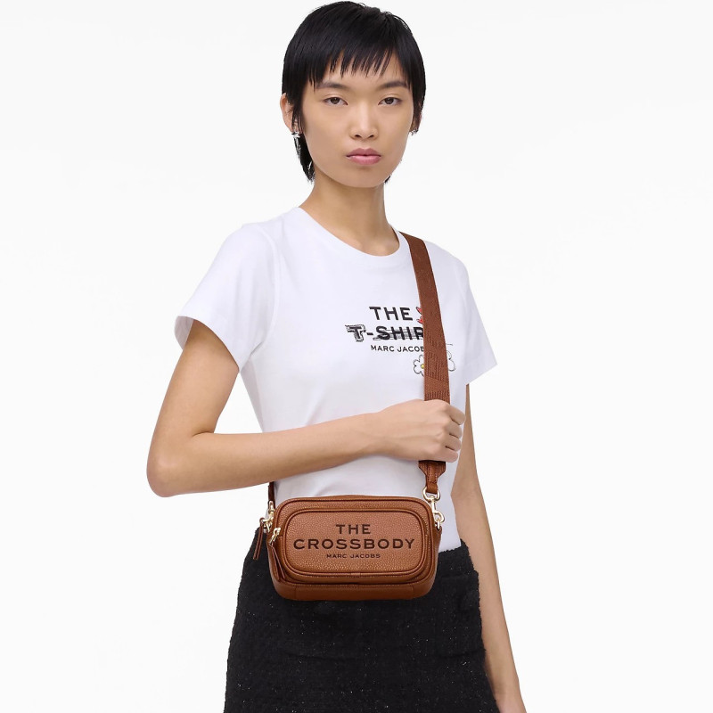 Сумка Marc Jacobs The Crossbody Bag у відтінку Argan Oil — оригінальна шкіряна crossbody