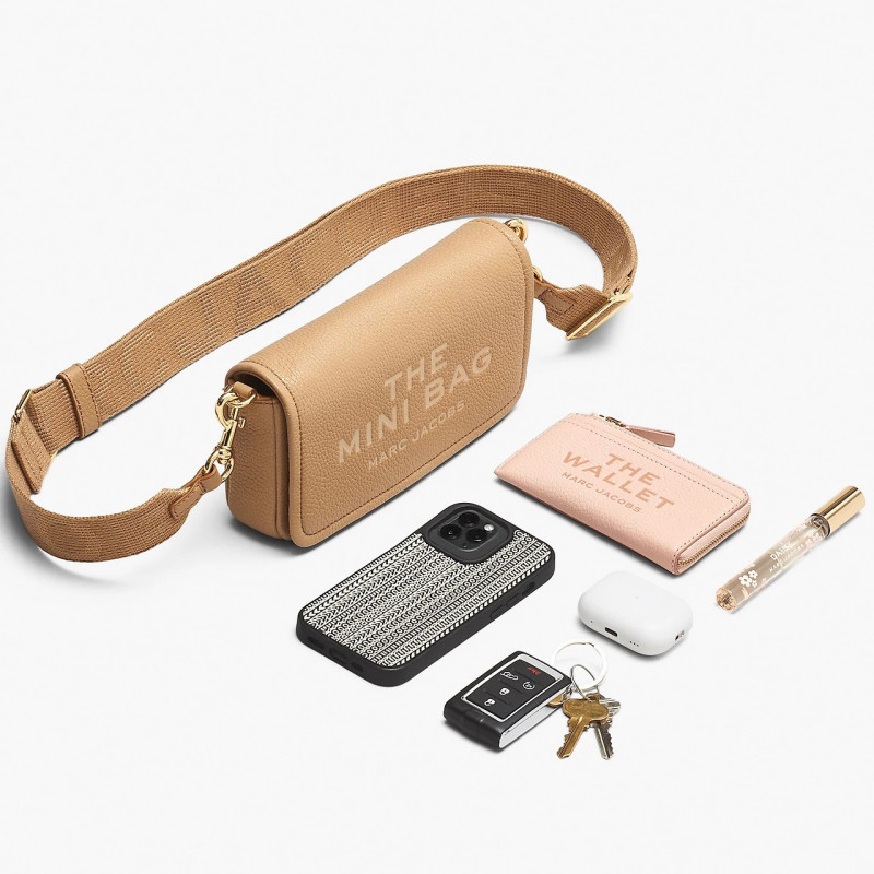 Шкіряна мінісумка Marc Jacobs Camel для щоденного стилю