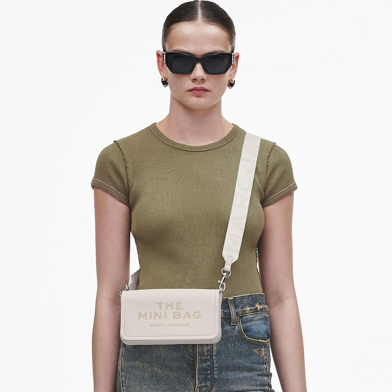 Marc Jacobs Leather Mini Bag Cotton — шкіряна мінісумка через плече