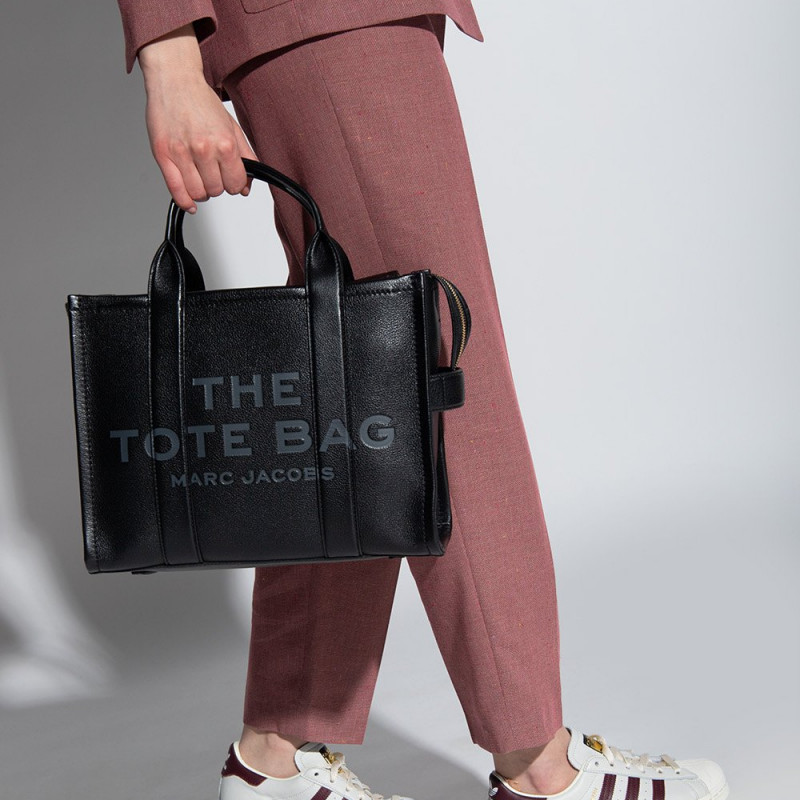 Сумка Marc Jacobs The Leather Medium Tote Bag Black купити в Україні