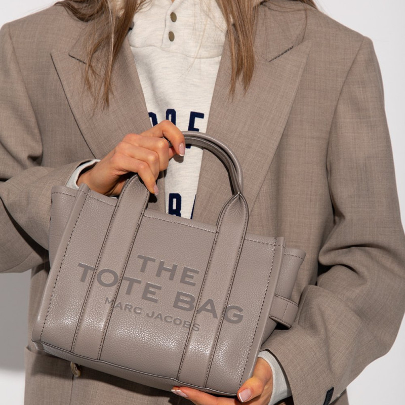 Сумка Marc Jacobs The Leather Small Tote Bag Cement
