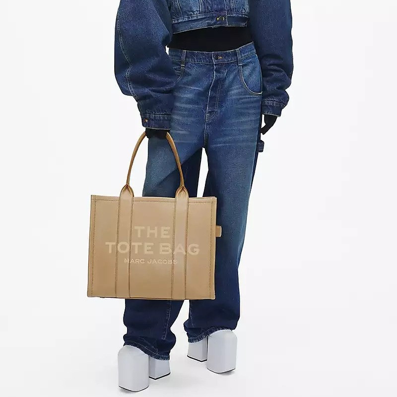 Сумка Marc Jacobs The Leather Large Tote Bag Camel