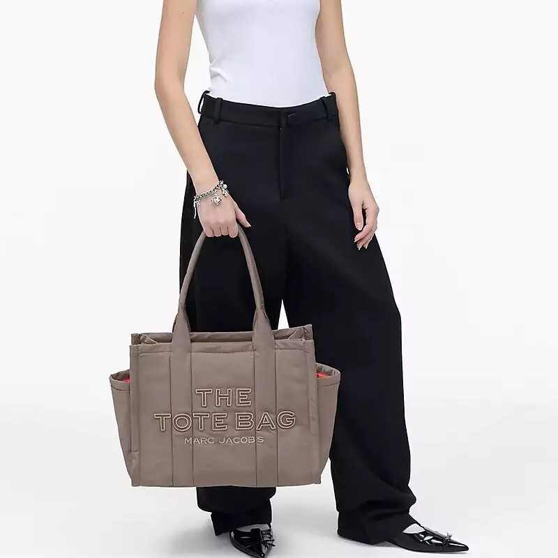 Велика дута сумка Marc Jacobs Puffy Nylon Tote у кольорі Cement